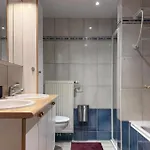 2 Bedroom Gorgeous In Hébergement de vacances *
