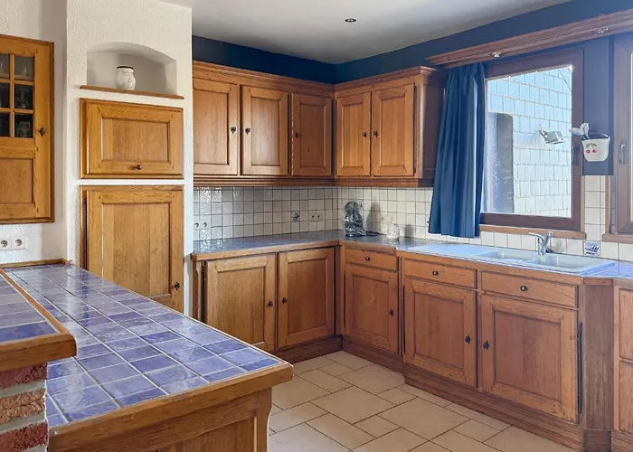 2 Bedroom Gorgeous In *